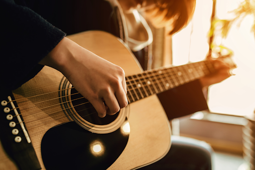 Khóa Học Guitar tại MQ Music – Quận 7, TP.HCM